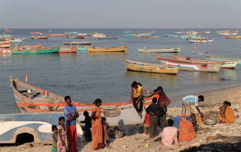 1102_Dwarka fishermen (15).jpg 1102_Dwarka-fishermen-15.jpg