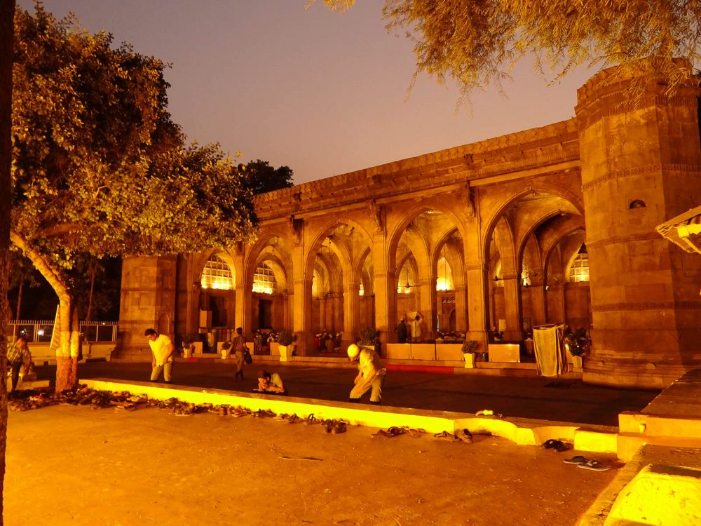 1108_Siddi-Sayids-mosque-3.jpg