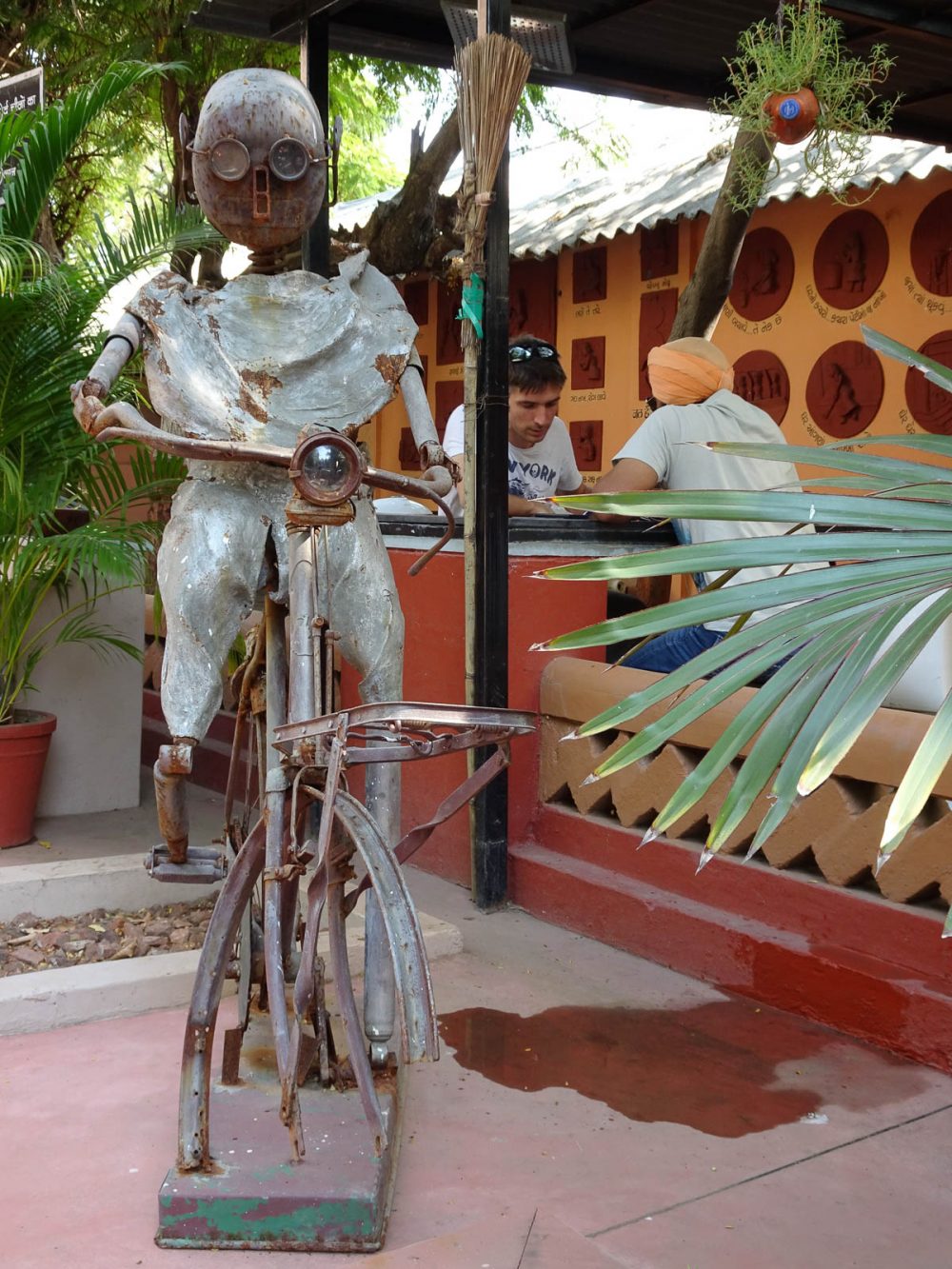1108_Toilet-Garden-1.jpg